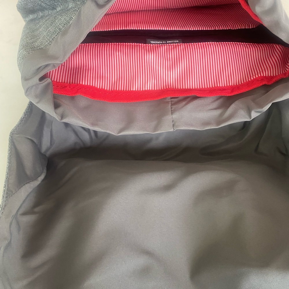 Herschel Supply Company Gray Backpack Minimalist Design - Picture 6 of 15